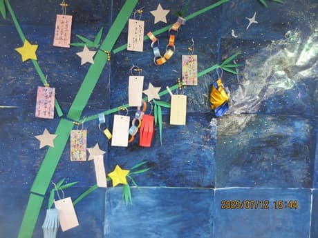 七夕飾りつけをしました。